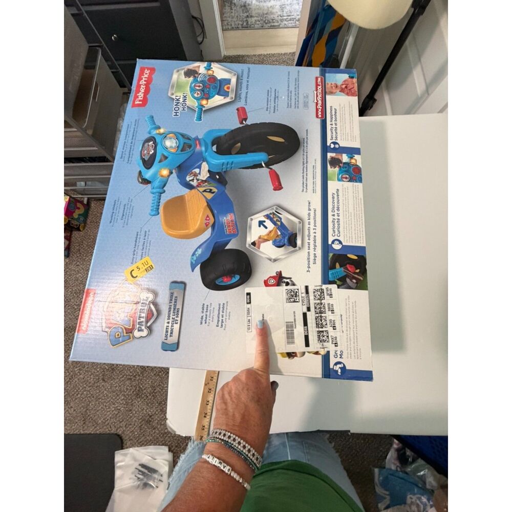 Nickelodeon Paw Patrol lights and sounds trike NIB - Picture 4 of 5